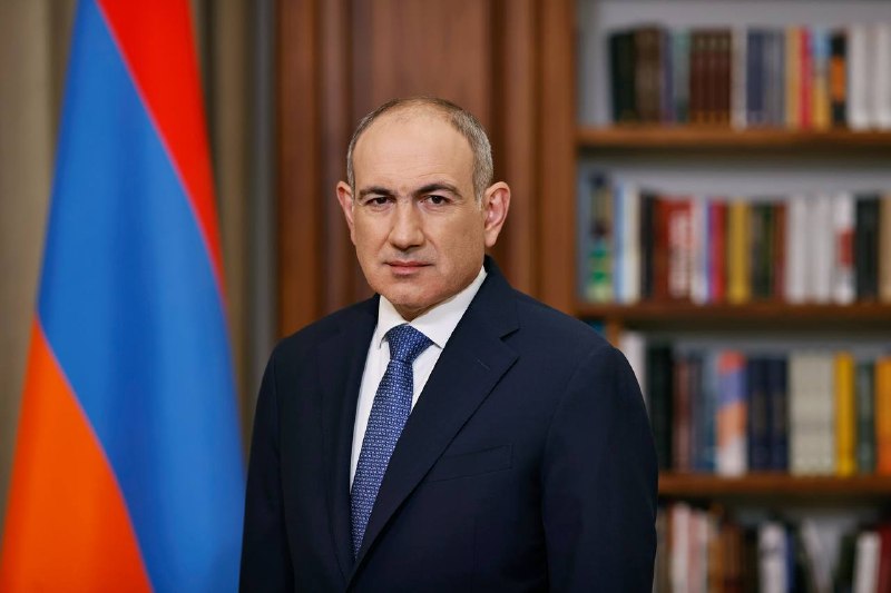 Никол Пашинян в День Конституции призвал граждан участвовать в выборах в Сюнике
