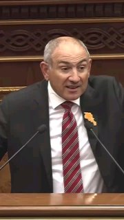 В Сюнике назвали опорой государственности граждан, не бравших деньги на выборах