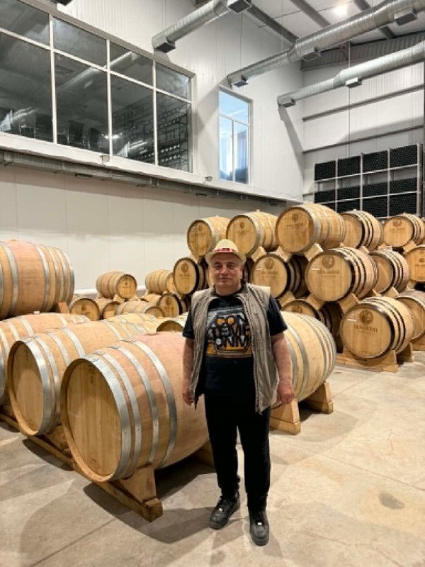 Дегустация вина на винодельне Hin Areni Wine в Арени, Сюникская область