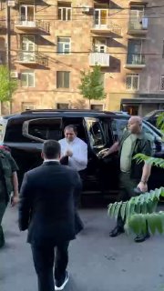 Сурен Папикян встретился с молодёжной организацией «Гражданского договора» в Сюникской области