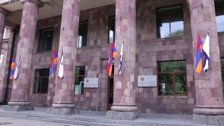 Министр Жанна Андреасян оценила ремонт в Институте физкультуры Армении