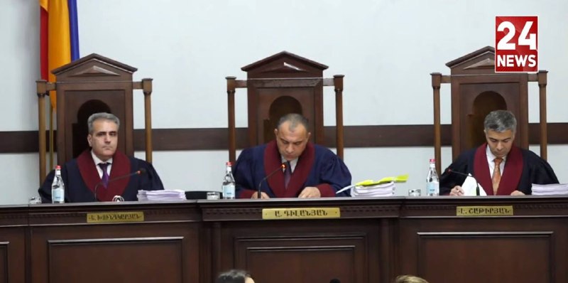 КС Армении начал рассмотрение жалоб оппозиции на итоги выборов 7 июня