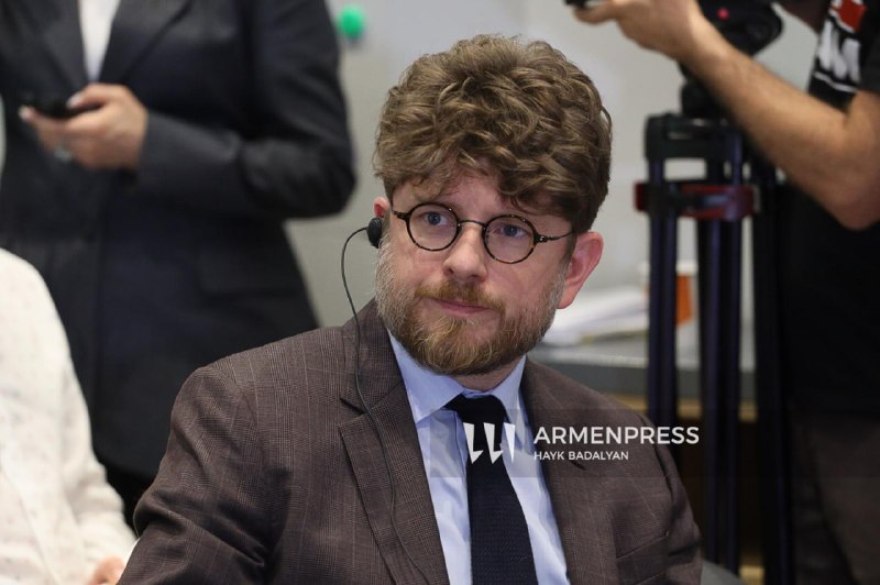 Посол Франции Оливье Декотиньи: ЕС поможет Армении преодолеть экономическое давление РФ