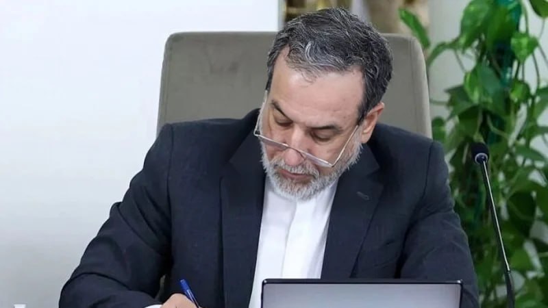 Глава МИД Ирана Аракчи прокомментировал «танец от радости» американского чиновника после исключения сборной