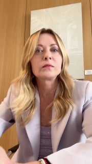 Трамп заявил, что Мелони «умоляла» о фото на G7: реакция Италии